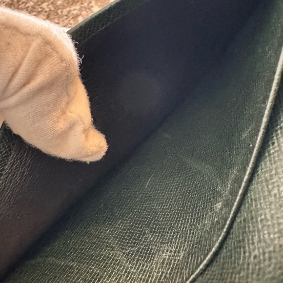 Louis Vuitton Taiga Porte Valeurs Wallet In Dark Green - Picture 9 of 14